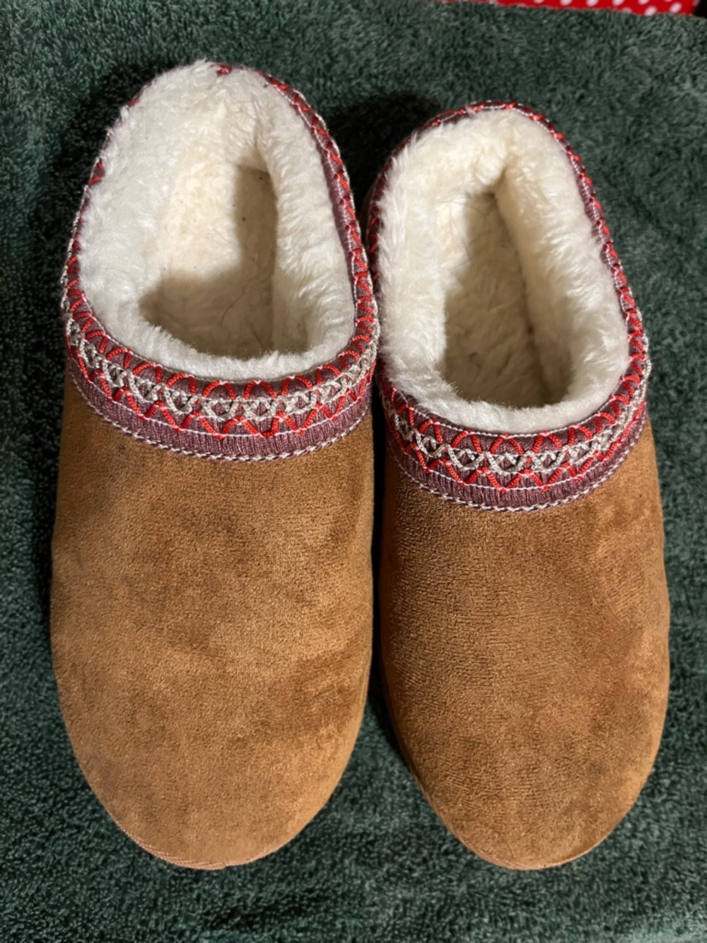 Amazon Kids Brown Suede-Look Cozy Slippers with Red Accent Trim